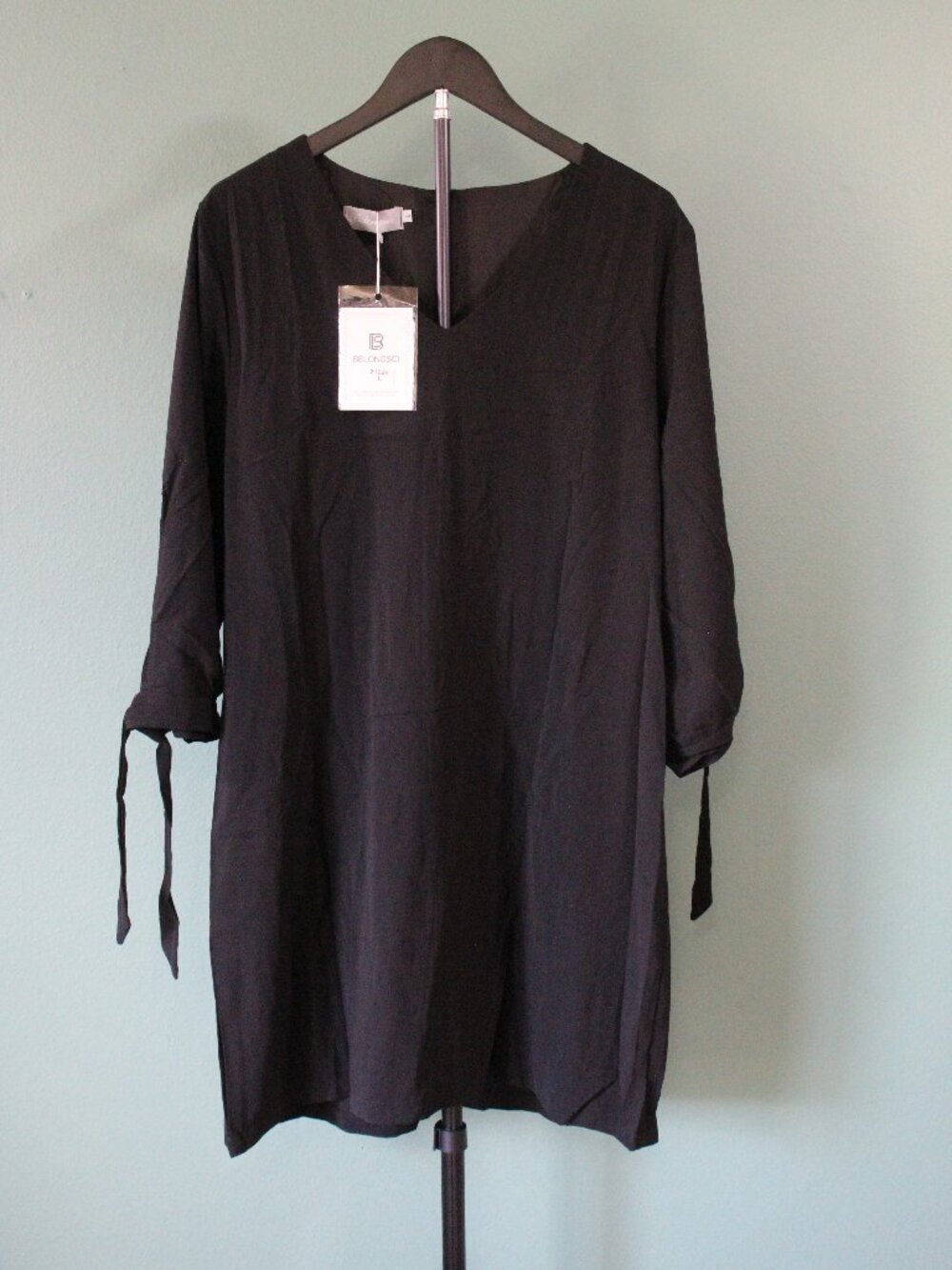 Women's 3/4 sleeve, V-neck, Popover Casual Dress